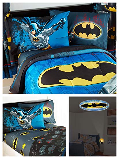 DC Comics Batman Kids Full Guardian Speed Bedding Set - Reversible Comforter, Sheet Set with Two Reversible Pillowcases and Night-Light